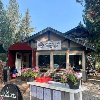 getawaycafeoutside-onlinesquare